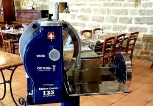 Rousseyfils_trancheur_manuel_volant_OPINEL-Bleu-Sans-Pied